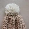 LES PETITS TOUSI - Tuque en laine à pompon Léon - Amande – Image 2