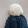 LES PETITS TOUSI - Tuque en laine à pompon Léon - Indigo – Image 2