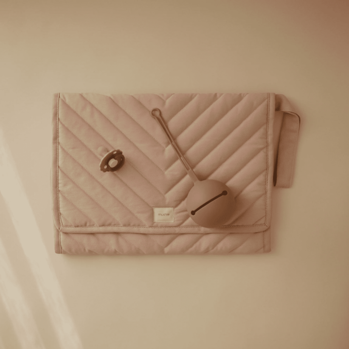 MUSHIE - Tapis à Langer, Blush – Image 3